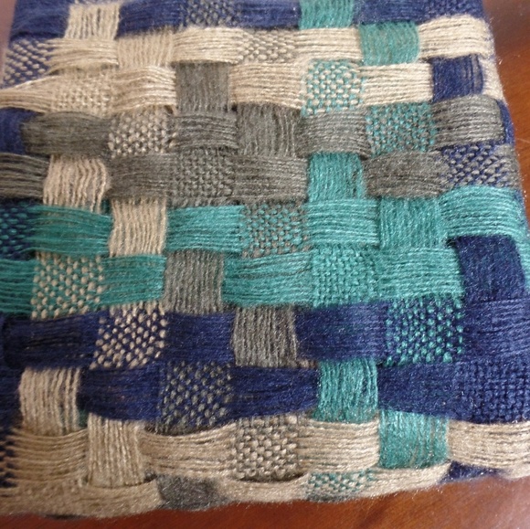 Lot 2 scarf- - Picture 3 of 5